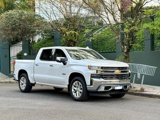 CHEVROLET SILVERADO 3.0 V6 DURAMAX DIESEL 1500 LTZ 4WD AUTOMÁTICO